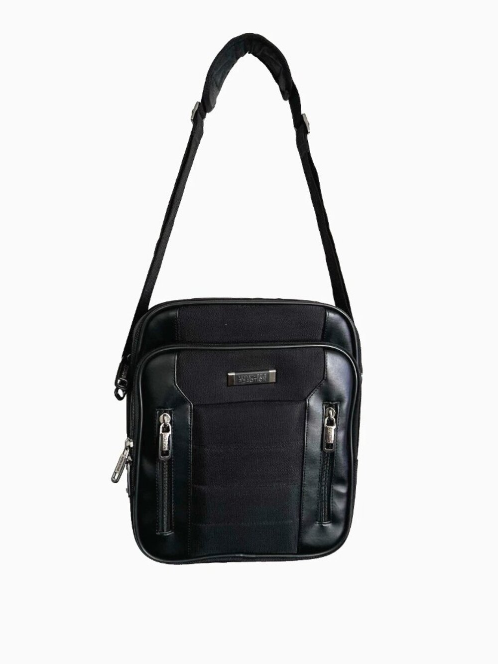 Kenneth Cole Reaction Messenger Bag Black Excellent 538385 Crossbody